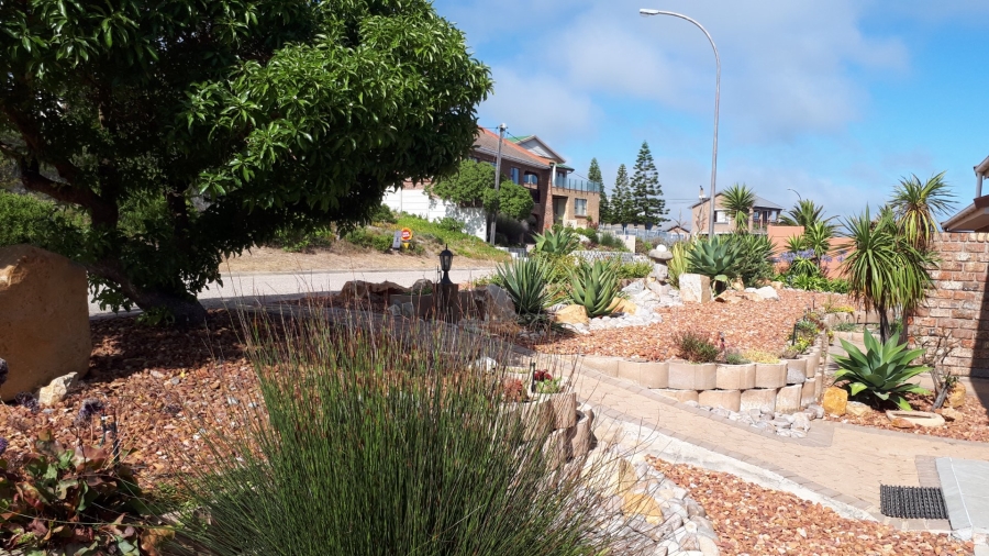 5 Bedroom Property for Sale in Dana Bay Western Cape